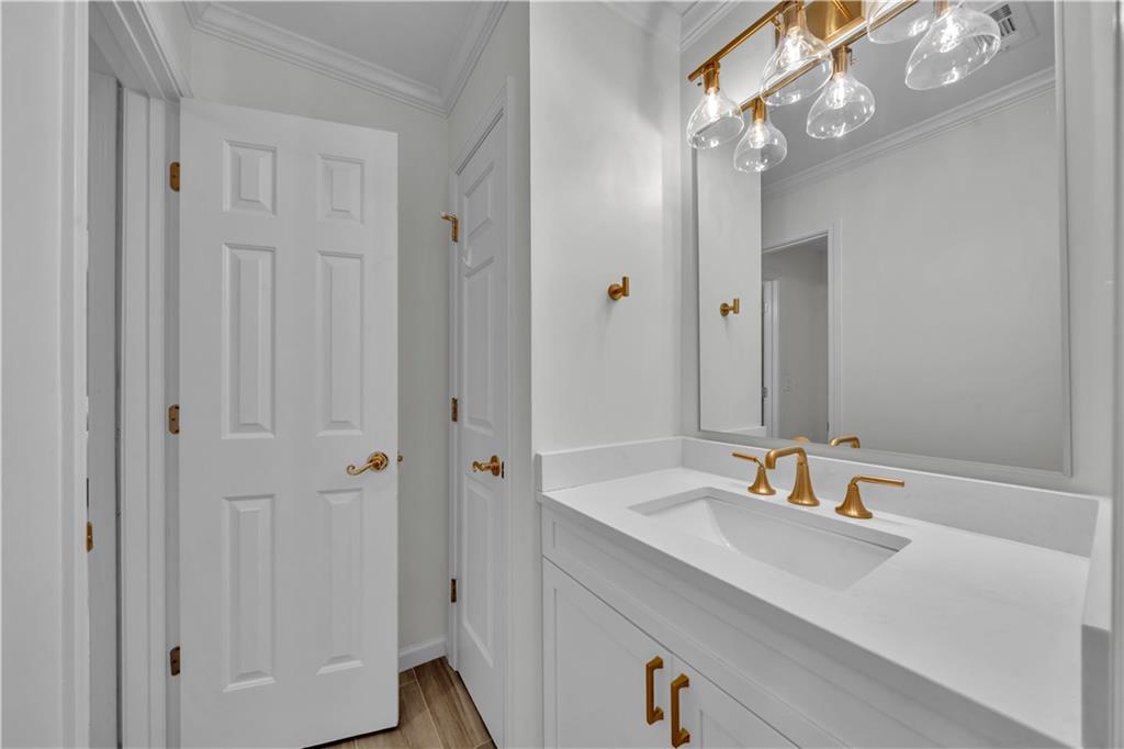 5640 Overlook Blf Johns Creek, GA 30097