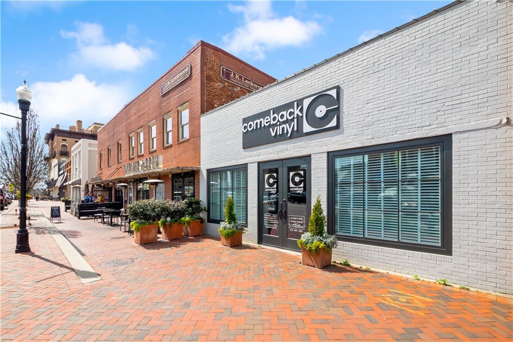 5640 Overlook Blf Johns Creek, GA 30097