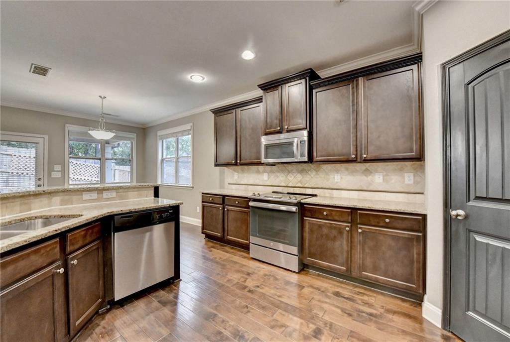 7067 Walham Grv Johns Creek, GA 30097