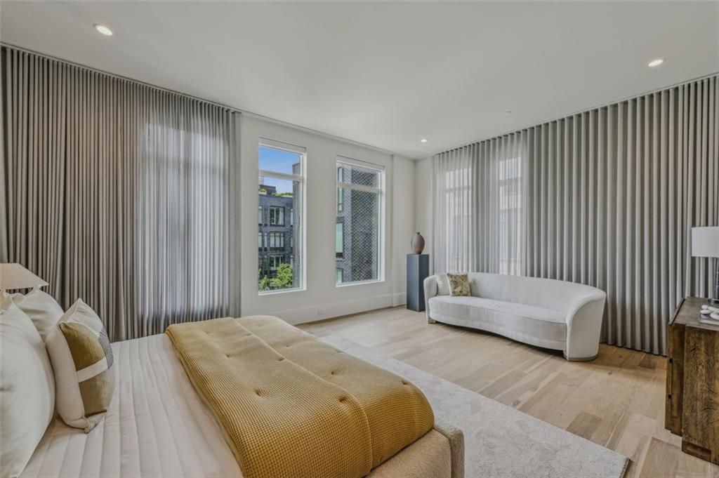 1301 Peachtree St #4L Atlanta, GA 30309