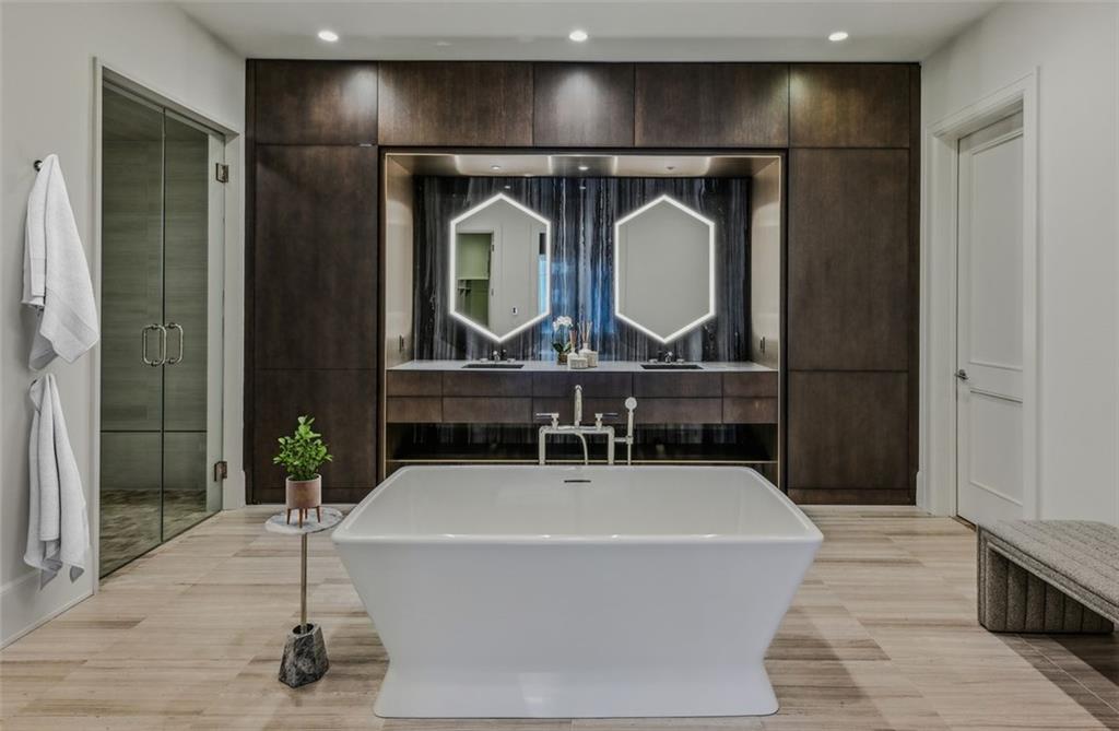 1301 Peachtree St #4L Atlanta, GA 30309