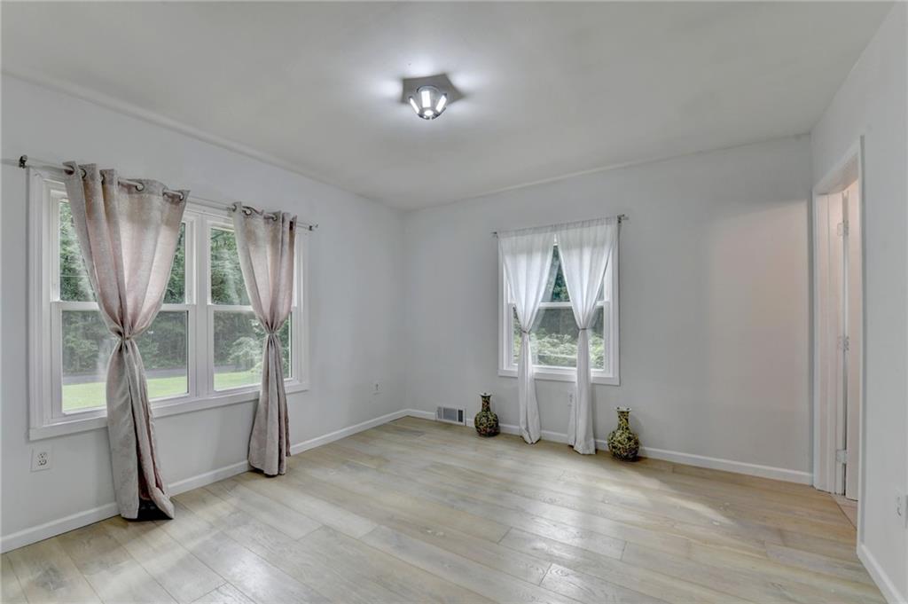 6654 Old Covington Rd Lithonia, GA 30058