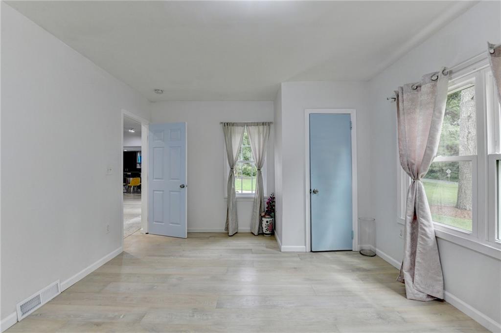 6654 Old Covington Rd Lithonia, GA 30058