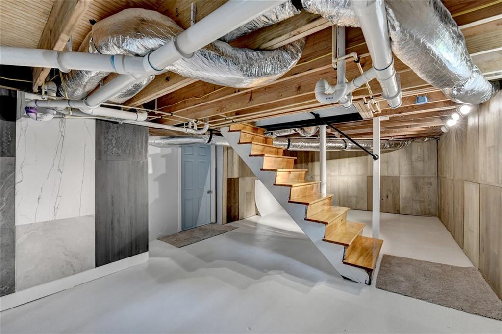 6654 Old Covington Rd Lithonia, GA 30058