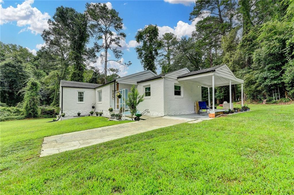 6654 Old Covington Rd Lithonia, GA 30058