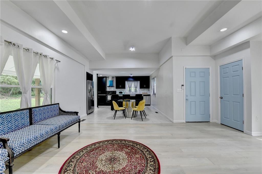 6654 Old Covington Rd Lithonia, GA 30058