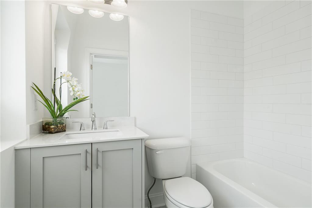 3196 Moor Vw Rd #27 Duluth, GA 30096