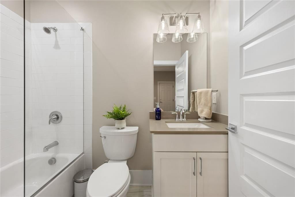 1808 Huntington Hls Ln Atlanta, GA 30309