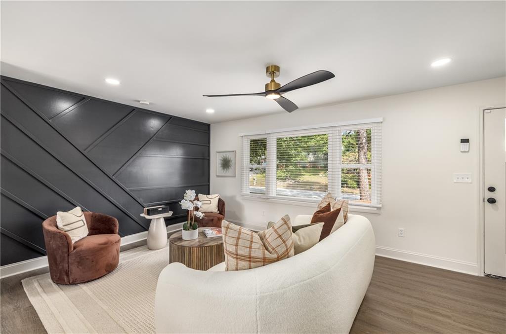 1483 Town Country Dr Atlanta, GA 30316