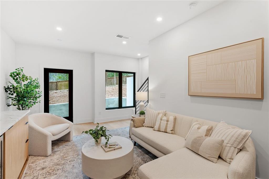 1169 Penny Ln Atlanta, GA 30329